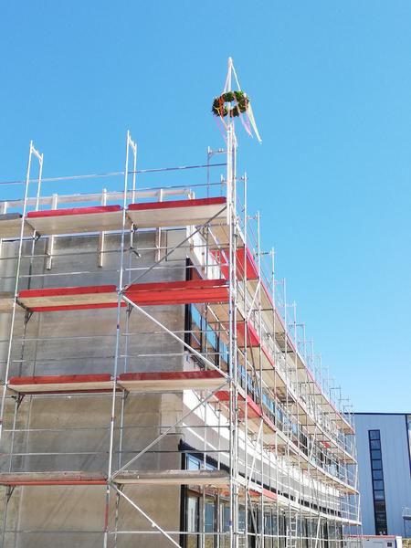 ipf feiert Richtfest für die neue Firmenzentrale